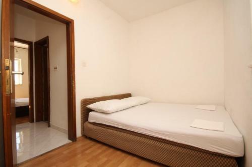Apartments With A Parking Space Veliko Brdo (makarska) - 6791