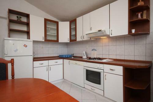 Apartments With A Parking Space Veliko Brdo (makarska) - 6791
