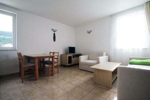 Apartments Jakov
