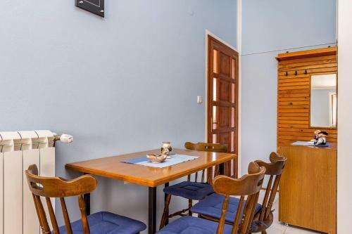 Apartments Kaporalin