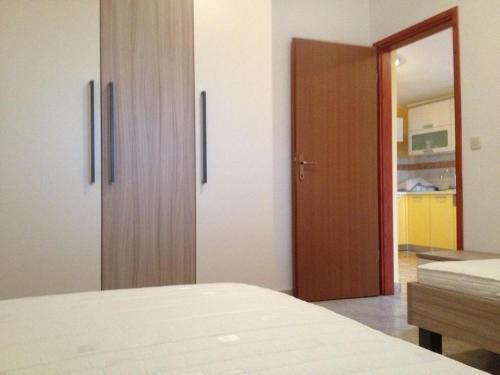 Apartments By The Sea Vir - 11534