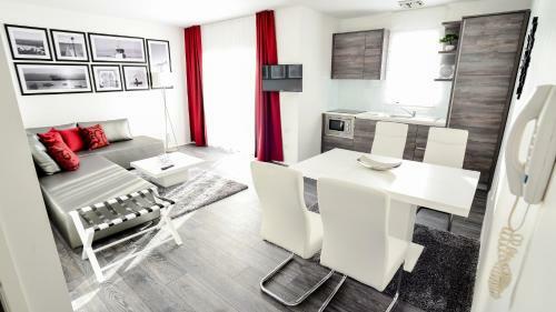 Sunset Deluxe Apartments
