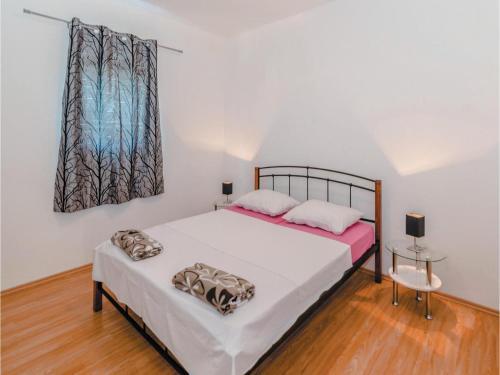 Holiday Home Vir With Sea View 11