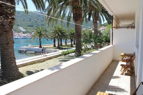 Apartments By The Sea Vis - 13169
