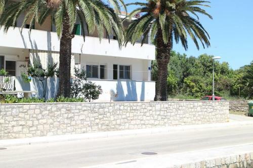 Apartments By The Sea Vis - 13169
