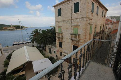 Apartments By The Sea Vis - 8876