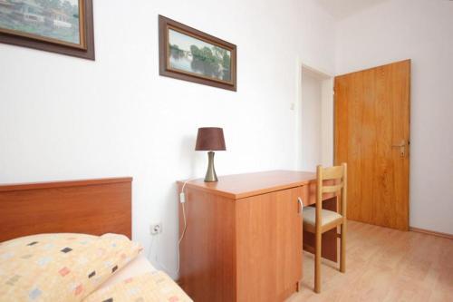 Apartments By The Sea Vis - 8876