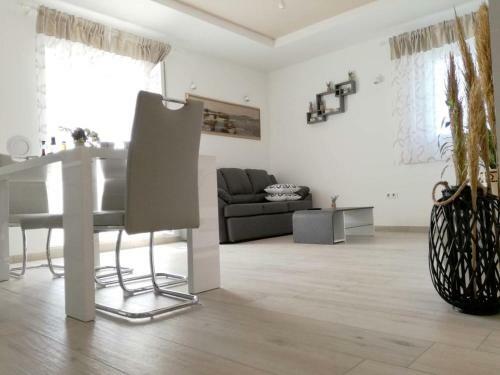 Apartments By The Sea Rukavac (vis) - 15369