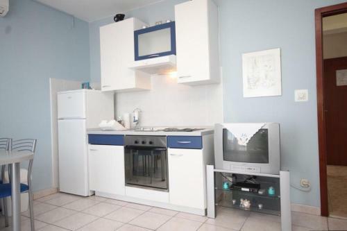 Apartments By The Sea Rukavac (vis) - 8893