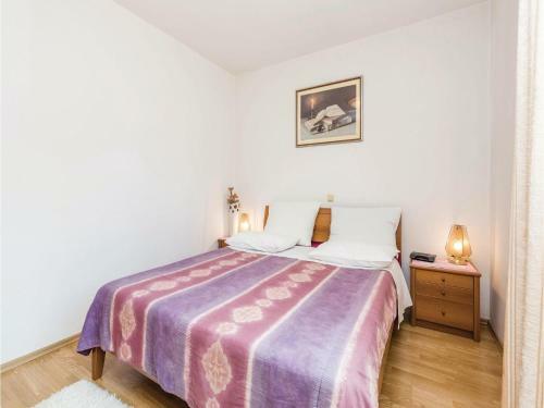 Three-bedroom Apartment In Viskovo