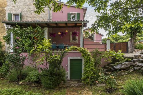 Villa Katarina&luka With Beautiful Garden And Pool