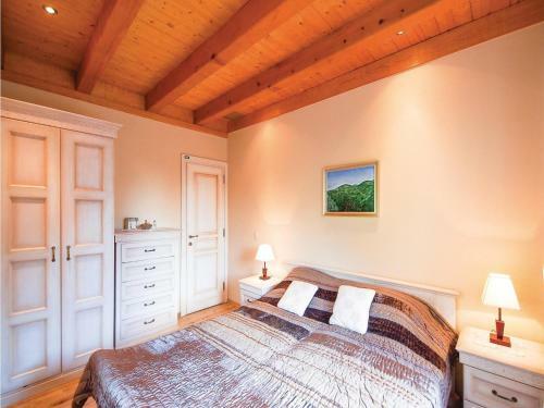 Four-bedroom Holiday Home In Vitaljina