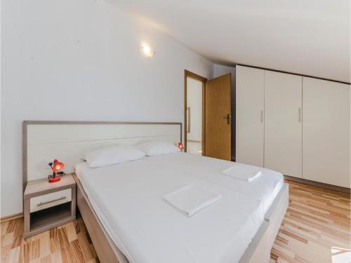 Apartment Vlasici With Sea View 06