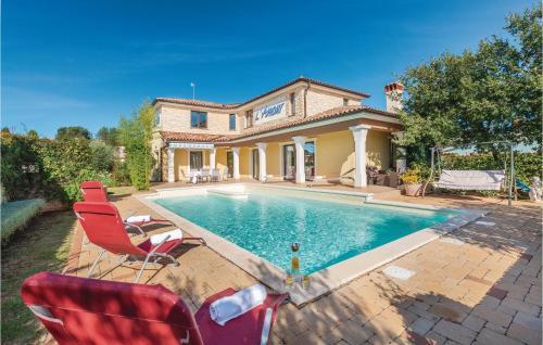 Four-bedroom Holiday Home In Vodnjan