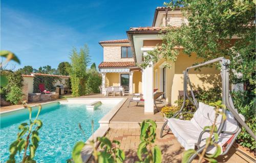 Four-bedroom Holiday Home In Vodnjan