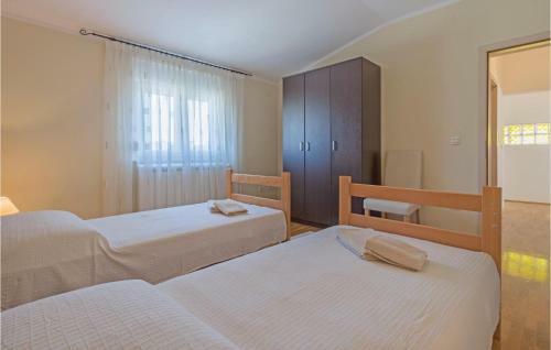 Four-bedroom Apartment In Vodnjan