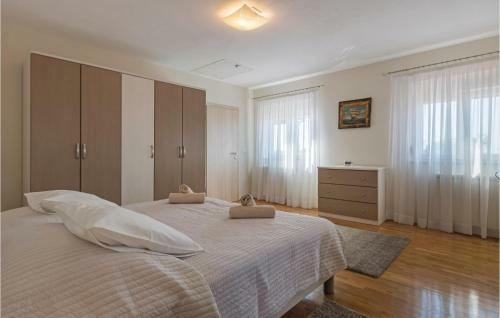 Four-bedroom Apartment In Vodnjan