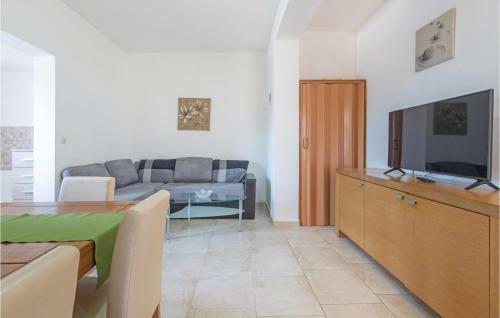Four-bedroom Apartment In Vodnjan