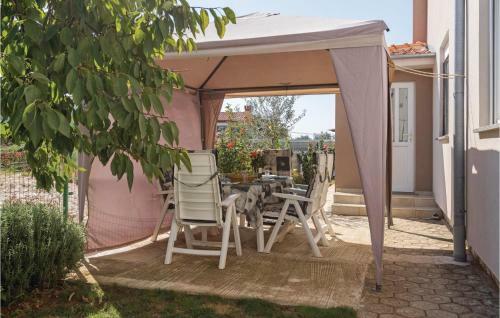 Four-bedroom Apartment In Vodnjan