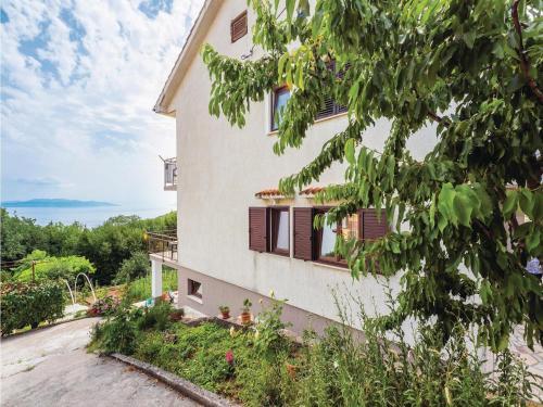 Three-bedroom Apartment In Pobri