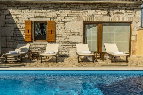 Villa Natale With Private Pool And Garden
