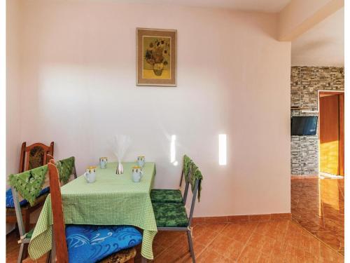 Two-bedroom Holiday Home In Vrana