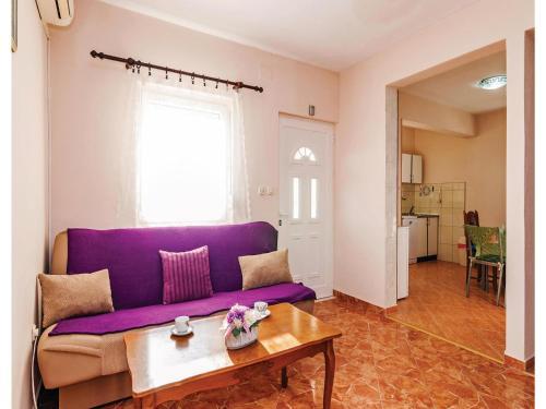 Two-bedroom Holiday Home In Vrana