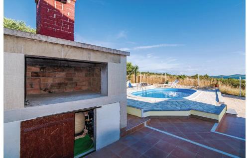 Two-bedroom Holiday Home In Vrana