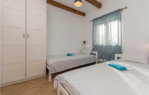 Four-bedroom Holiday Home In Vrana