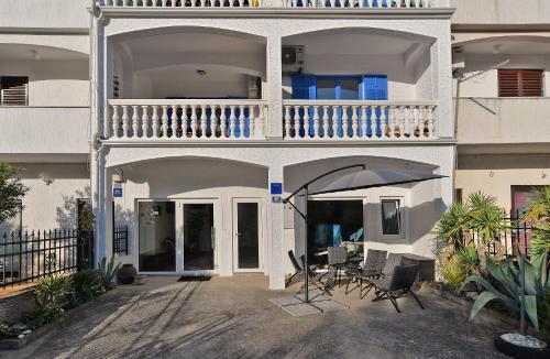 Apartments Maja 1298