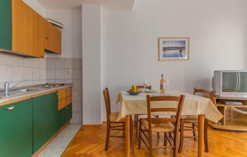 Hostal Apartments Evelyn Brostolade