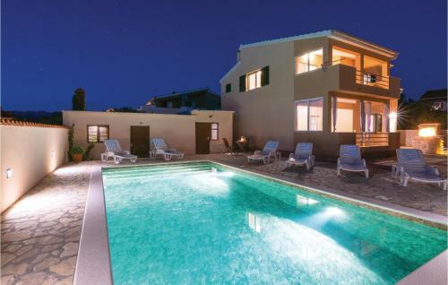 Four-bedroom Holiday Home In Vrsi