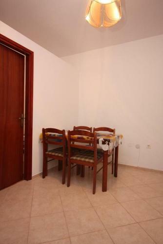 Family Friendly Seaside Apartments Vrsi - Mulo (zadar) - 6155