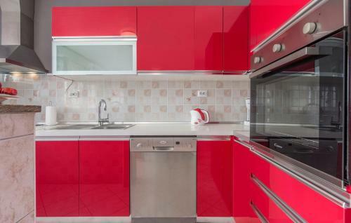 Hostal Sea View Apartments With Private Pool
