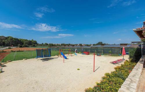 Hostal Sea View Apartments With Private Pool