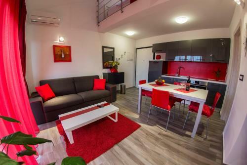 Apartamentos Pomer Port Marina