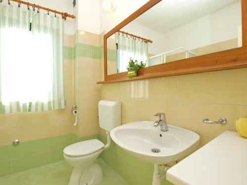 Apartments Ruzica 743