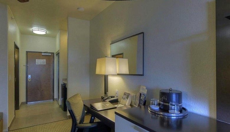 Best Western Plus Atrea Hotel