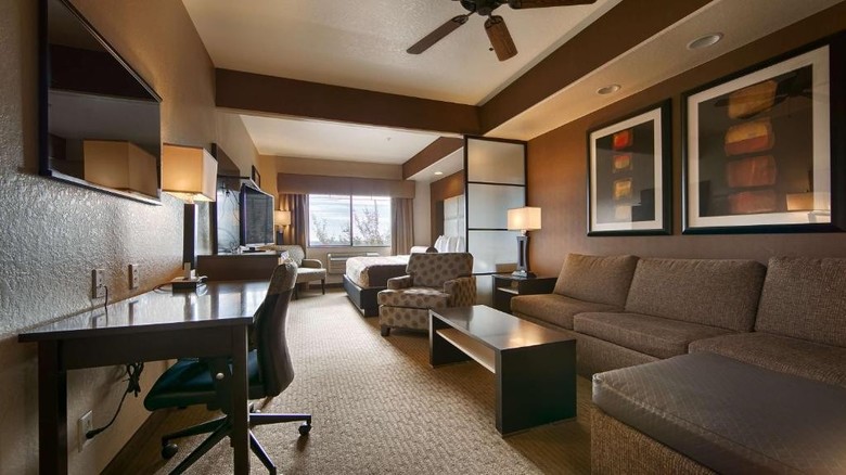 Best Western Plus Atrea Hotel