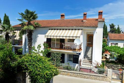 Hostal Apartment Complex Nevia