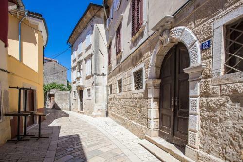 Old Town Apartment