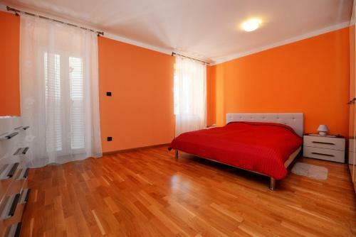 Apartment Claudeta With Sea View