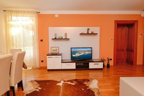 Apartment Claudeta With Sea View