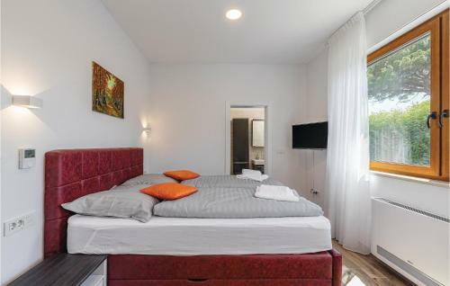 Four-bedroom Holiday Home In Cervar