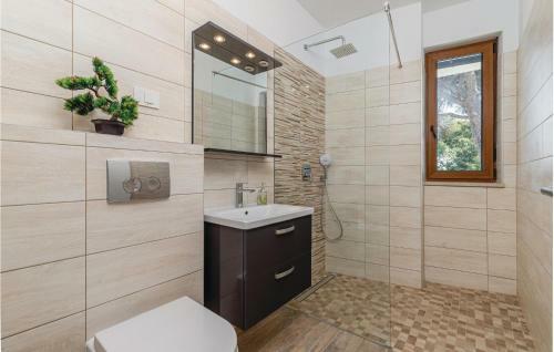 Four-bedroom Holiday Home In Cervar