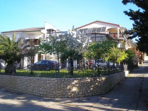 Hostal Pansion Adria Haus