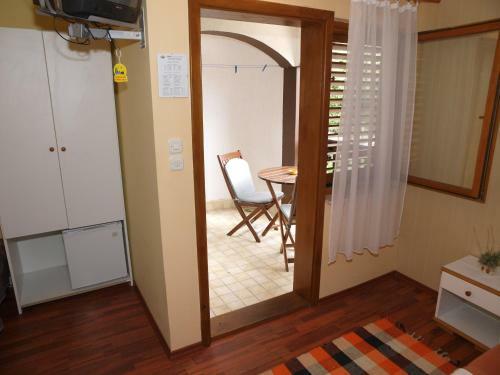 Hostal Pansion Adria Haus