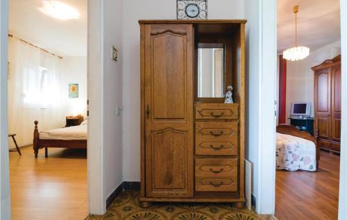 Three-bedroom Apartment In Posedarje