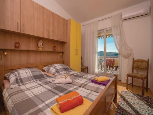 Two-bedroom Apartment In Posedarje