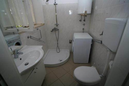 Two-bedroom Apartment In Postira I